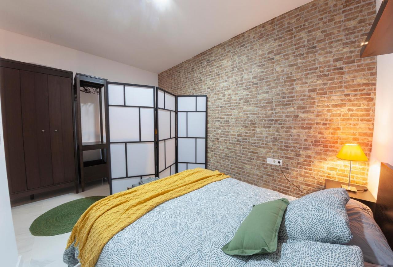 Artistic Digital Retreat-Great Location Near Metro Apartment Valencia Exterior photo